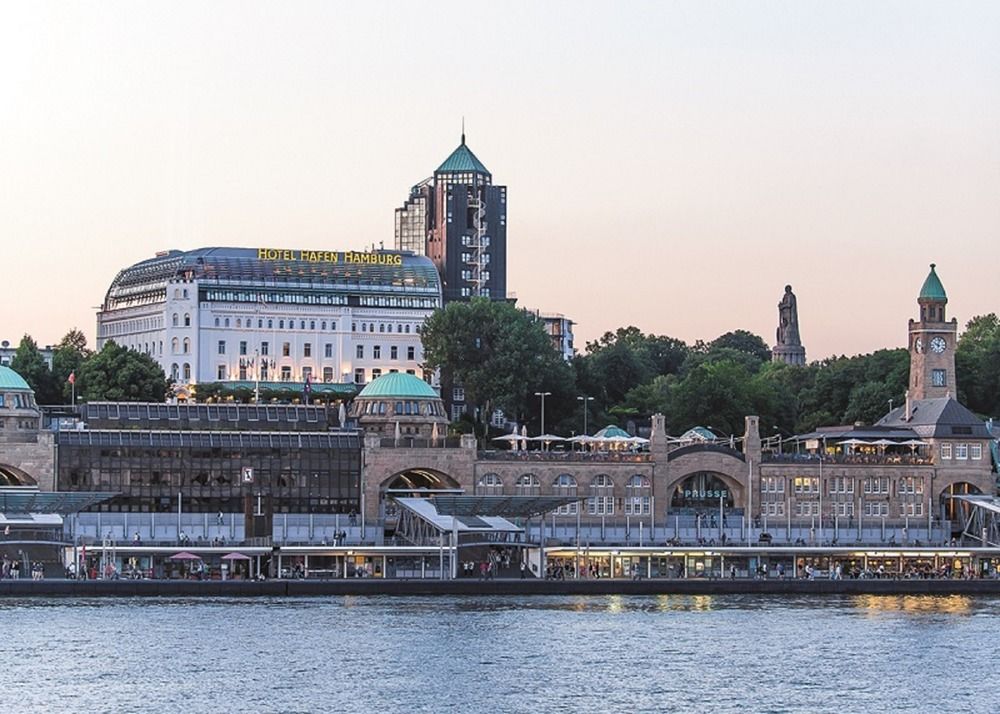 Hotel Hafen Hamburg Yenisei River Russia thumbnail